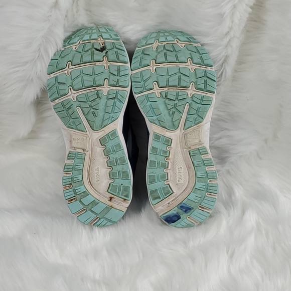 Brooks Shoes Brooks Cushion Neutral Chest 1 Shoes Women Size 8